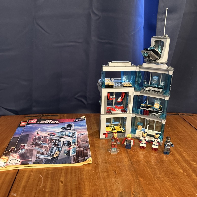 LEGO Marvel Super Heroes 76038 Attack On Avengers Tower Building Kit complete