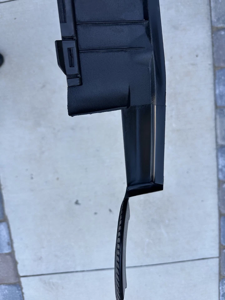 1998 MERCEDES-BENZ S320 W140 FRONT WINDSHIELD WIPER MOTOR COVER COWL - RIGHT OEM - Image 4 of 4