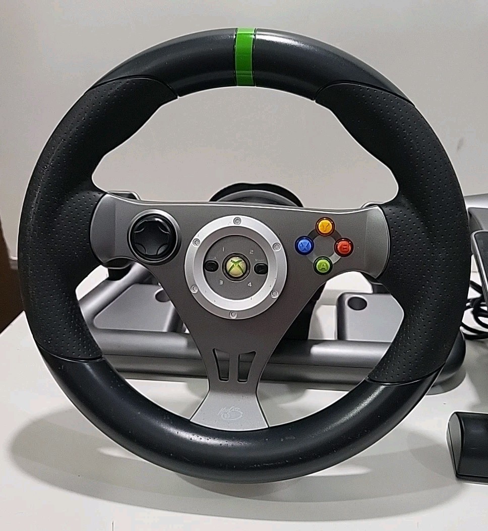 XBOX 360 Mad Catz. Wireless Racing Steering Wheel & Pedals. Model