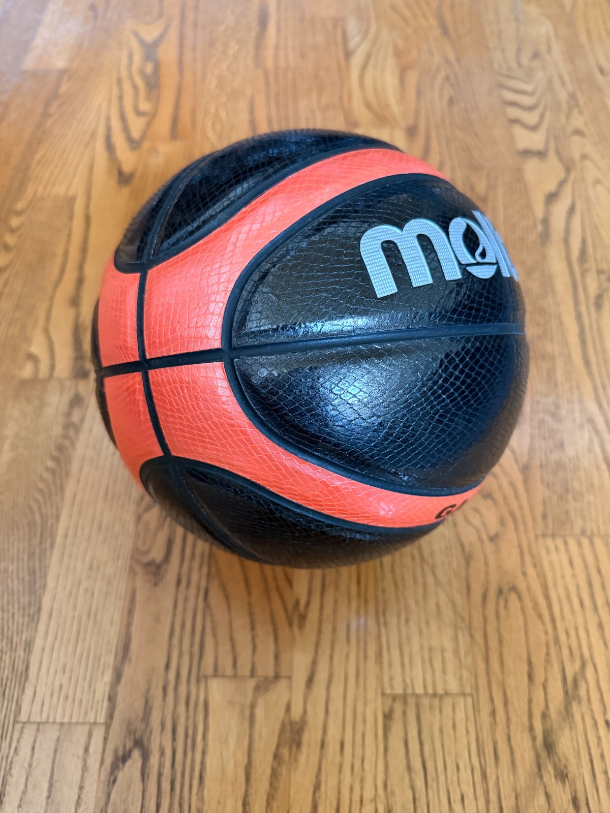 как выглядит MOLTEN GA6 official size basketball UNIQUE design in new condition фото