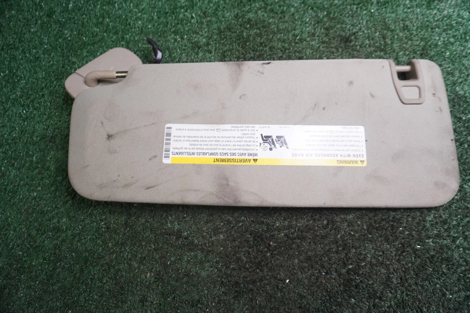 Viseira solar 2013 2015 2016 GMC YUKON STD PASSAGEIRO LATERAL FABRICANTE DE EQUIPAMENTO ORIGINAL 1 peça 22764800 - Imagem 3 de 3