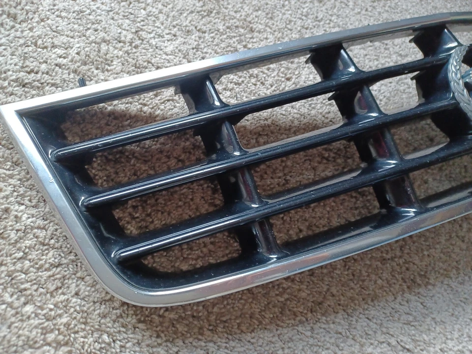 1998-2002 Cadillac Seville Grill With Emblem Chrome And Black OEM - Image 4 of 4