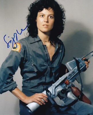SIGOURNEY WEAVER signed Autogramm 20x25cm ALIENS in Person autograph ACOA