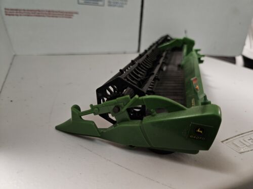 1/64 Ertl John Deeres S690 Combine Heads - Picture 16 of 20