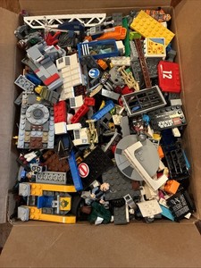 Lego Lot Star Wars And Other Themes Lot Of Parts And Pieces