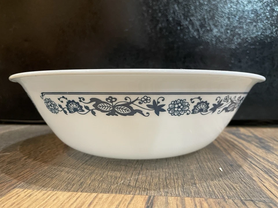 CUENCO GRANDE PARA SERVIR CORELLE 10 1/4" Old Town Blue Onion flores BLANCAS VEGETALES Foto 2 de 4