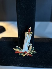 Vintage Christmas Holiday Costume Gold Tone Enameled Candle Pin D388