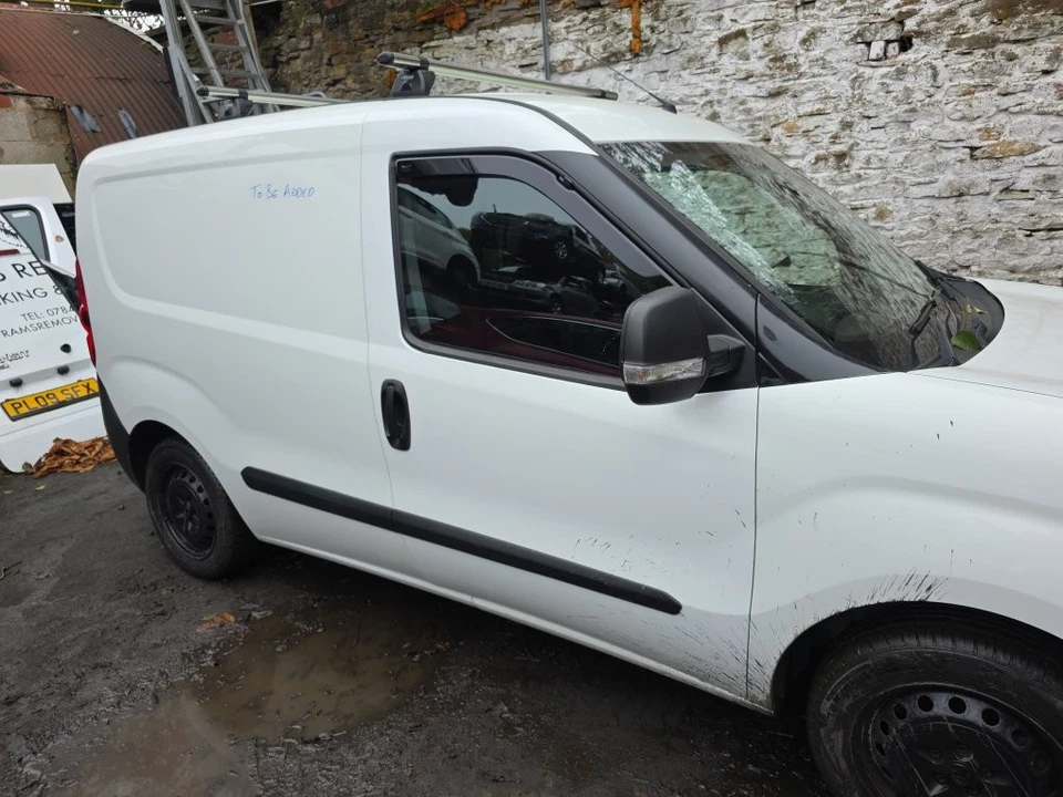 Vauxhall Combo D 2000 2011-2025 Ignition Barrel With Key - Image 2 of 4