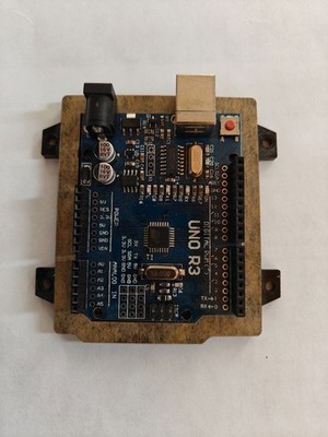 Arduino UNO R3 with Arduino project components