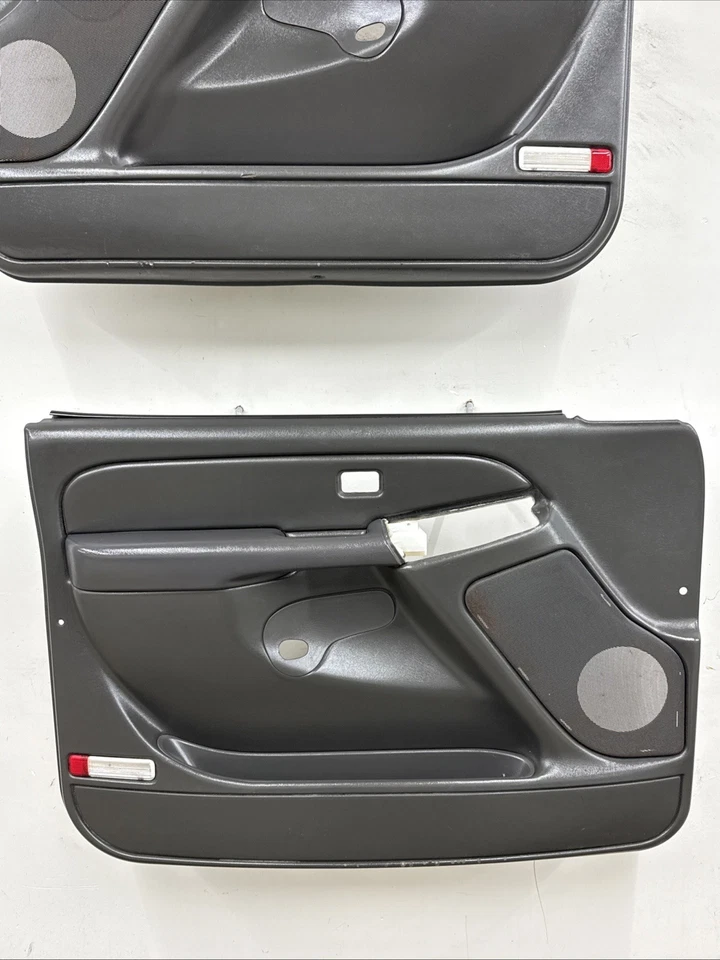 03-07 Chevy Silverado GMC Sierra Tahoe Yukon Pair Door Panels OEM Dk Pewter Read - Image 2 of 4