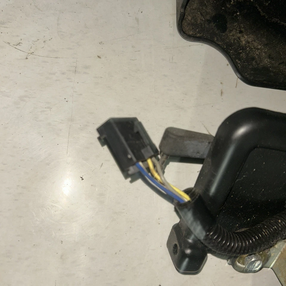 Cadillac Escalade Chevrolet 1999-2000 puerta levadiza trasera motor limpiaparabrisas de vidrio 15153551 Foto 4 de 4