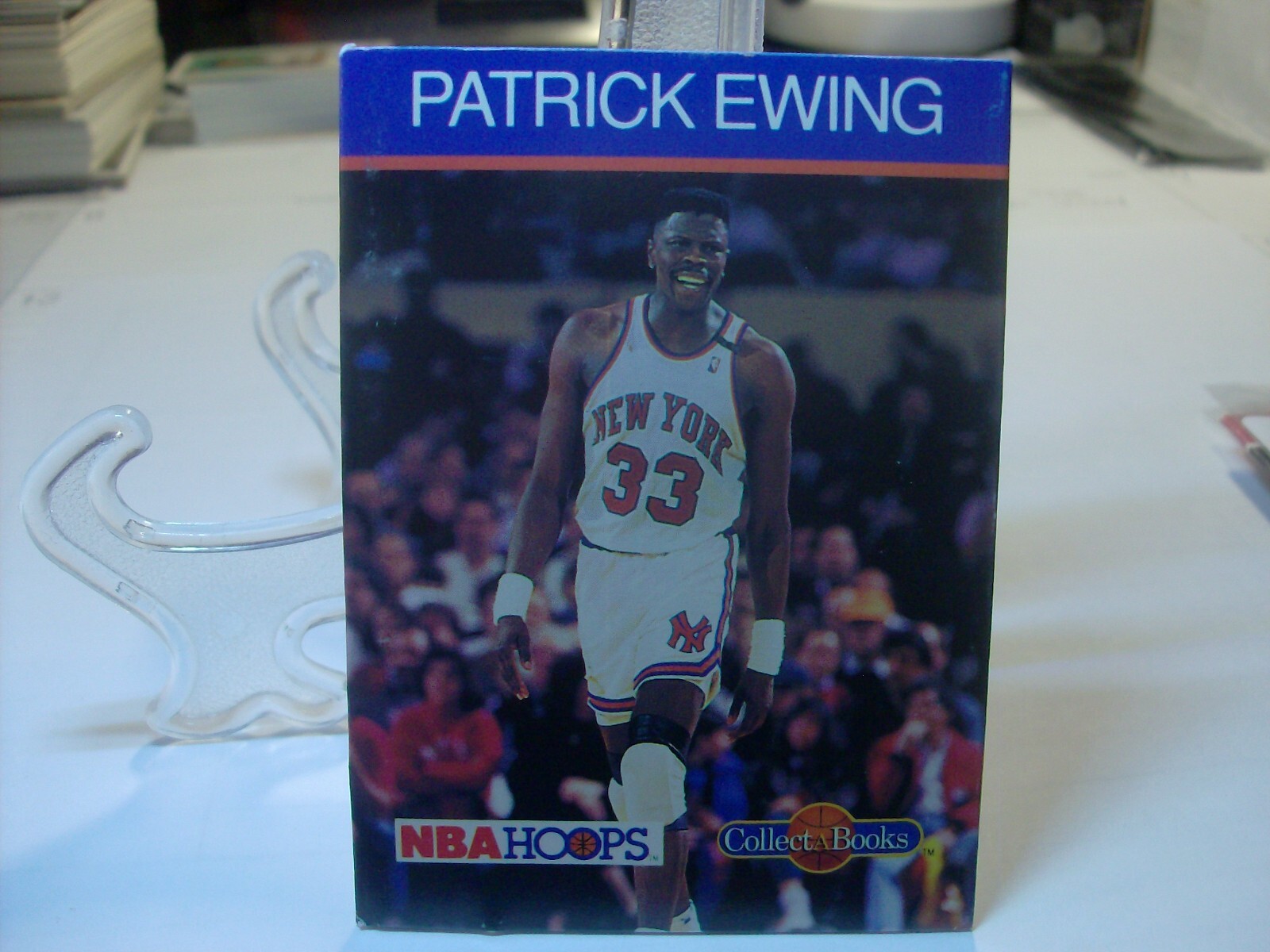1990-91 NBA Hoops CollectABooks #15 - Patrick Ewing - New York Knicks  90-593