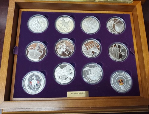 Queen Elizabeth Goldenes Jubiläum Sammlung 24er Set Proof Münzen 2002 + mehr - Bild 1 von 22