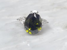 Sterling Silver Clear and Green Stones Ring Sz 7  9.1g  4-I301