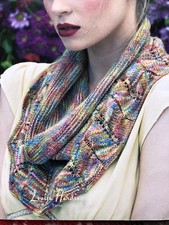 Louisa Harding Knitting Pattern Pittura L9 - 02 Honesty Cowl