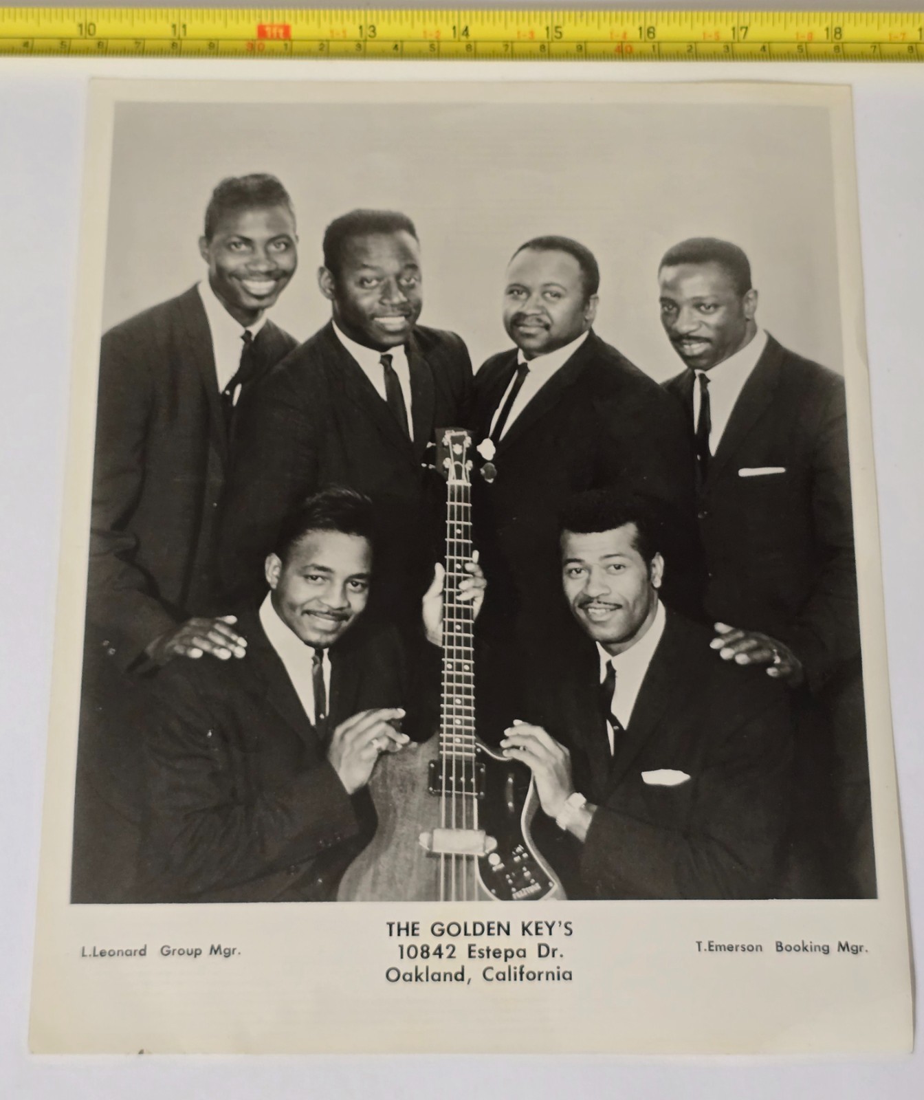 THE GOLDEN KEYS 8X10 PRESS PHOTO SOUL GOSPEL OAKLAND R&B MUSIC FUNK VTG GUITAR