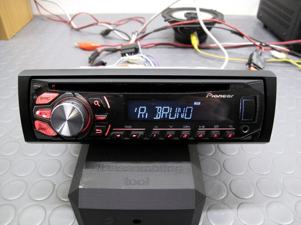 PIONEER DEH-1600UB CAR RADIO VINTAGE 90s 2000s CAR RADIO CD MP3 USB PLAYER