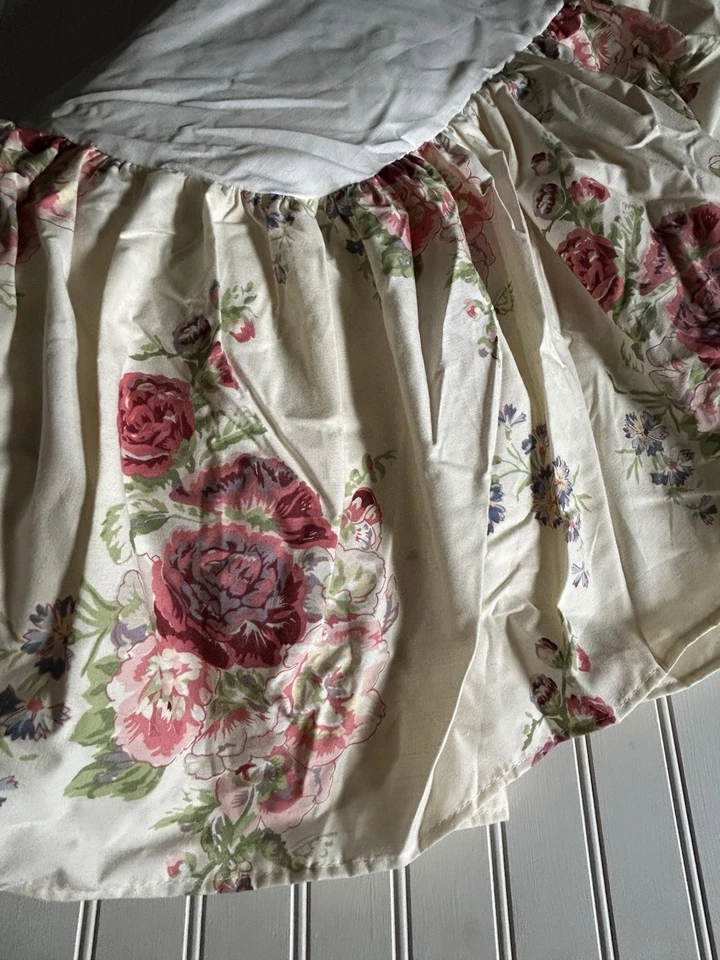 Vtg Laura Ashley Hollyhock Gathered Bedskirt Shabby Cottage Florals Full Bed HTF - Image 4 of 4