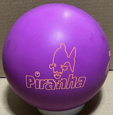 Columbia 300 Piranha Magenta 15 lb Overseas Bowling Ball New no Original Box