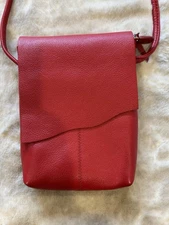 iLi New York Leather Crossbody Small Canada Bag Red Purse Vacation Travel