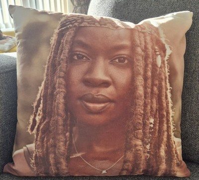 THE WALKING DEAD MICHONNE KISSEN UND BEZUG DANAI GURIRA BRANDNEU WEICHES GEFÜHL