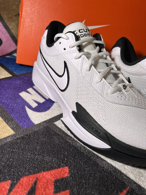 Nike Air Zoom G.T. Cut Academy Size 10.5 Men s 