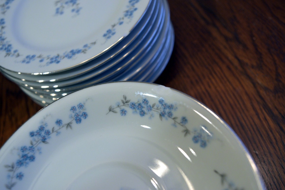 Vintage YAMAKA CHINA NANCY 548 JAPAN 38 Piece China Set w/ Silver