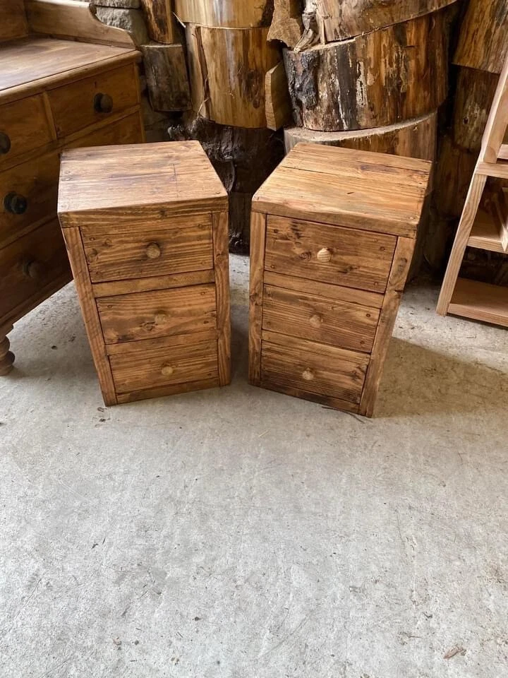 Farmhouse style Rustic Chunky Bedside Drawer Unit Sawn pine Textured Finish - Image 2 of 4