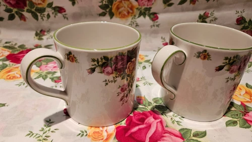 ROYAL ALBERT OLD COUNTRY ROSES OVER SIZE MUG SET