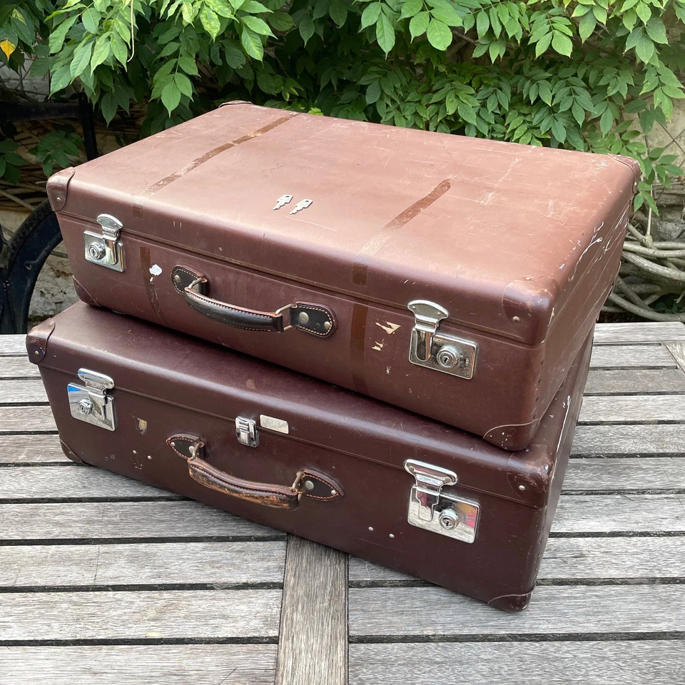 Pair of Vintage 1950/60s Globetrotter hard shell suitcases World's Most Famous - Image 2 of 4