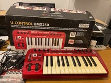 Behringer UMX-250 RED Tastiera MIDI controller iOS ready
