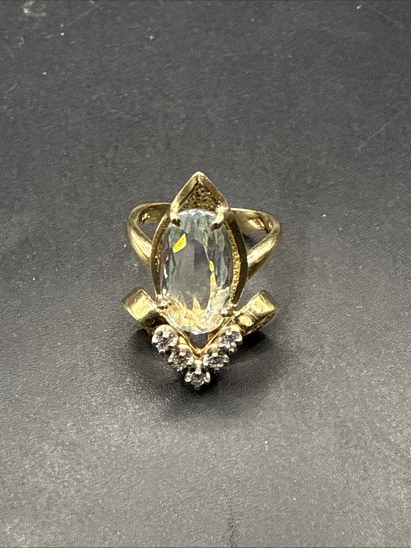 Ring 14k Gold Aquamarine With Five Diamonds 012126@