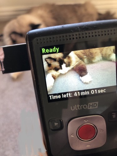 Cisco Flip Ultra HD Camcorder U2120B 8GB Digital Video Camera Orig YouTube Cam - Picture 2 of 6