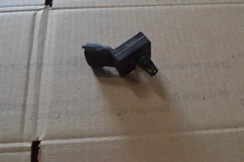 Volvo V70 2005 2006 2007 colector presión de aire. SENSOR MAPA 8677288 Foto 2 de 4