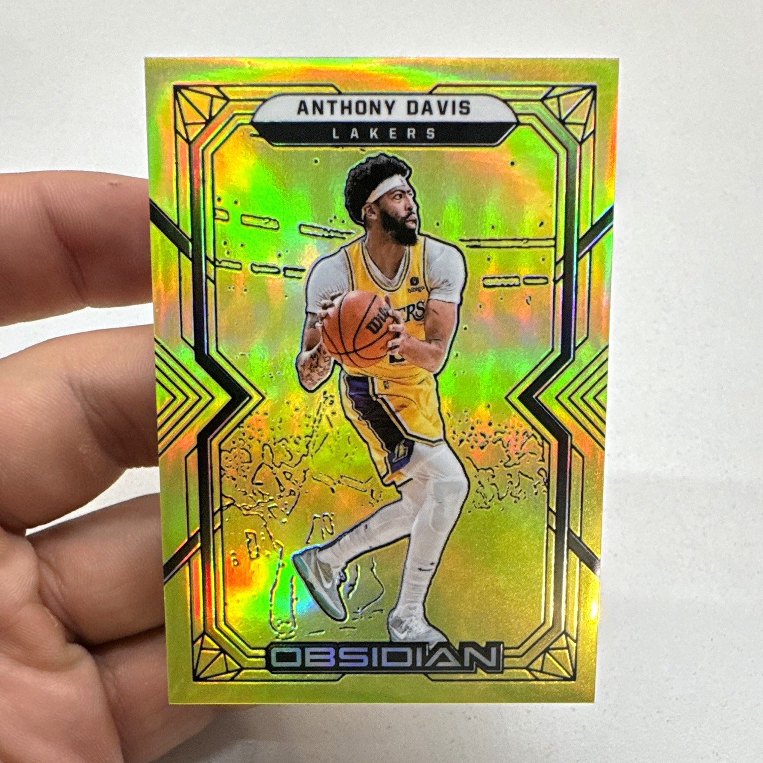Anthony Davis True Gold /10 2021 Panini Obsidian Los Angeles Lakers