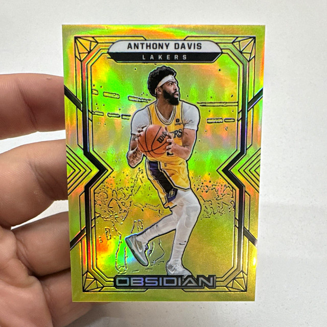 Anthony Davis True Gold /10 2021 Panini Obsidian Los Angeles Lakers