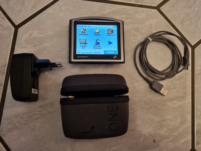 tomtom one Navi inkl. Netzteil