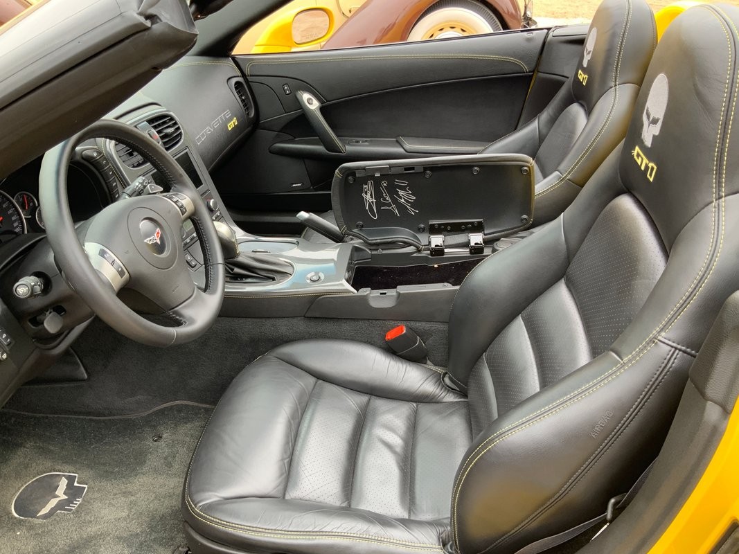 2009 Velocity Yellow Chevrolet Corvette   | C6 Corvette Photo 2