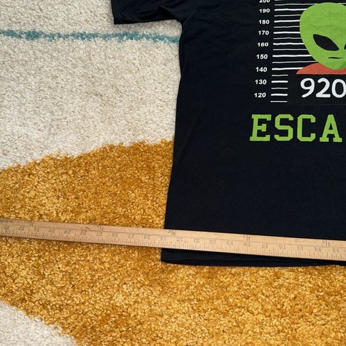 Area 51 Escape T-Shirt | Funny Alien Mugshot | Sci-Fi Graphic Tee Size XL - Picture 2 of 8