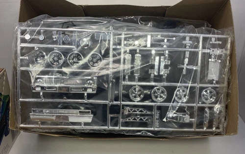 AMT 1/25 Scale CHEVY NOVA SS PRO STOCKER model Kit (OPEN BOX) - Picture 6 of 7