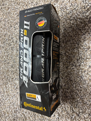 NEW Continental Grand Prix 4000s II 25-622 (700 x 25c) Black Chili Compound