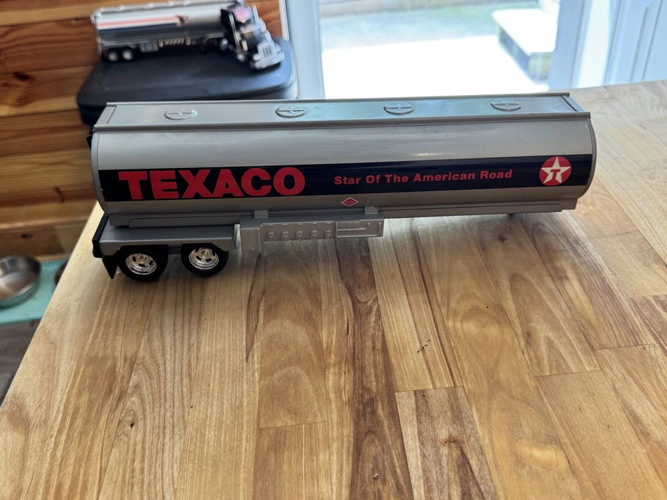 Camión cisterna Texaco vintage acero prensado / años 80 / 1/27 20" largo / cabina negra Foto 2 de 4