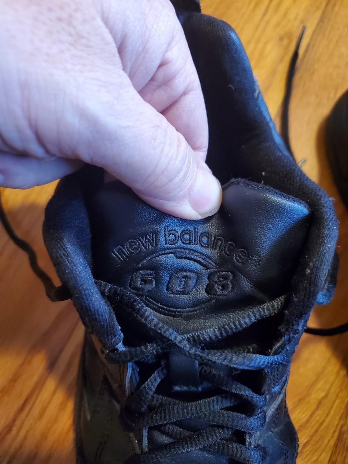 New Balance 608v5 Mens Size 11 2E  Walking Shoes Casual Dad Sneakers MX608AB5 thumbnail 3