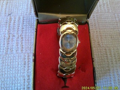 VTG MAJESTRON GOLD TONE LADIES DRESS WATCH-#91682-QUARTZ-NEW 