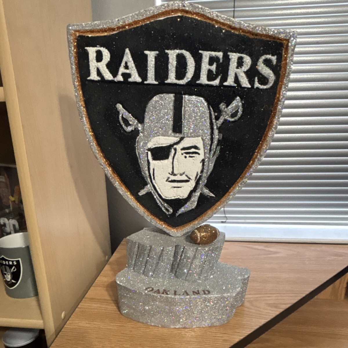 Oakland Raiders Glitter Plaque Black Silver NFL Football Display