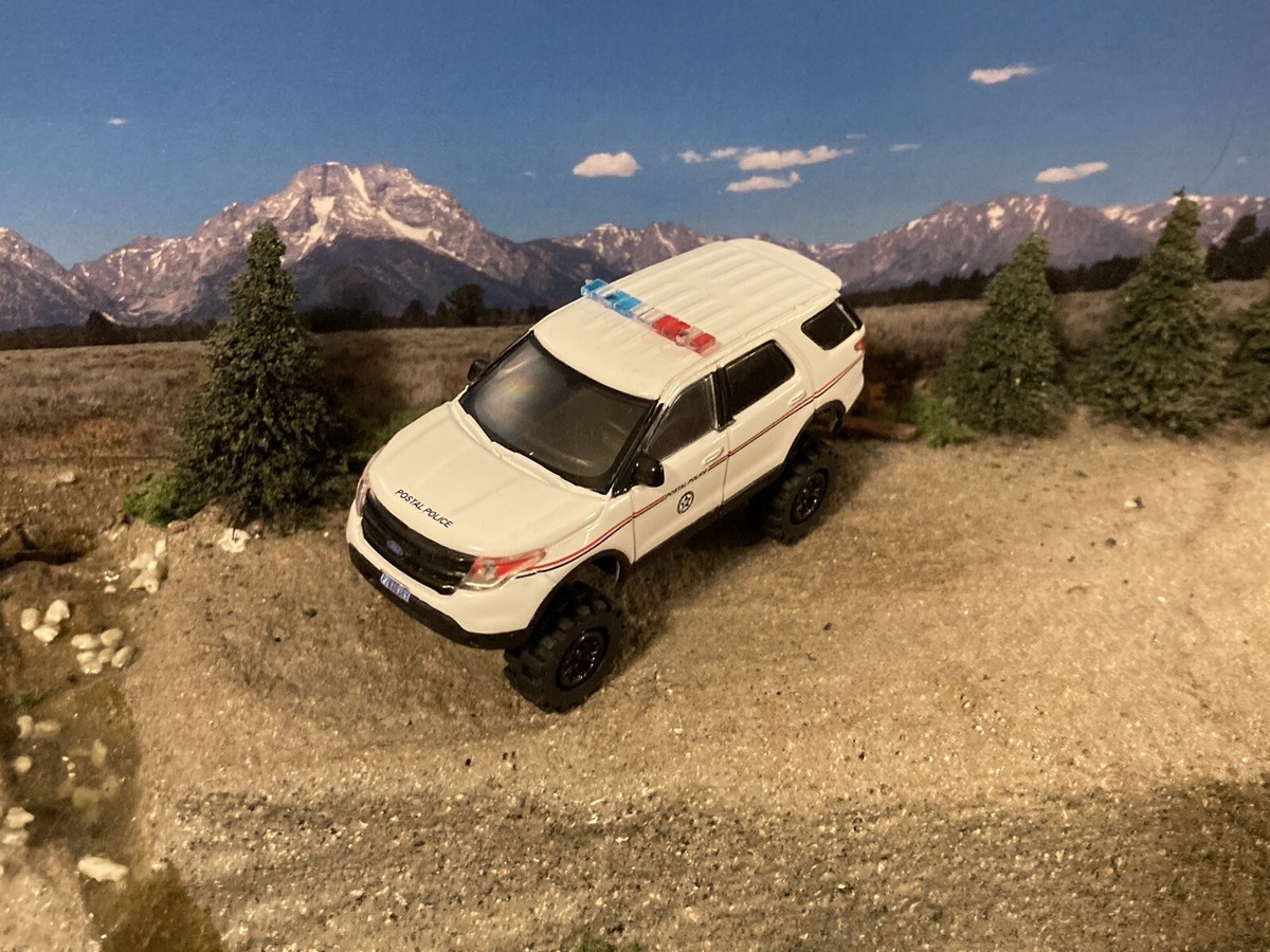 2014 Ford Explorer Lifted 4x4 Truck 1/64 Diecast Custom Postal