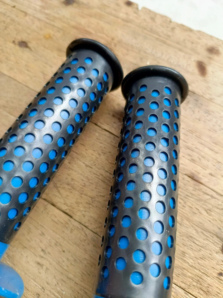 NOS Old School BMX Handgrip Pair 22mm Blue Haro MX-Like - Image 2 of 4
