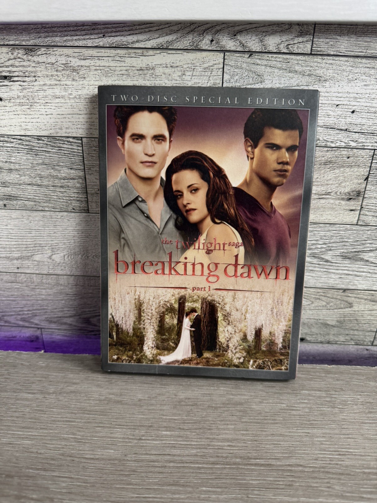 The Twilight Saga: Breaking Dawn - Part 1 (Two-Disc Special Edition) - VERY GOOD