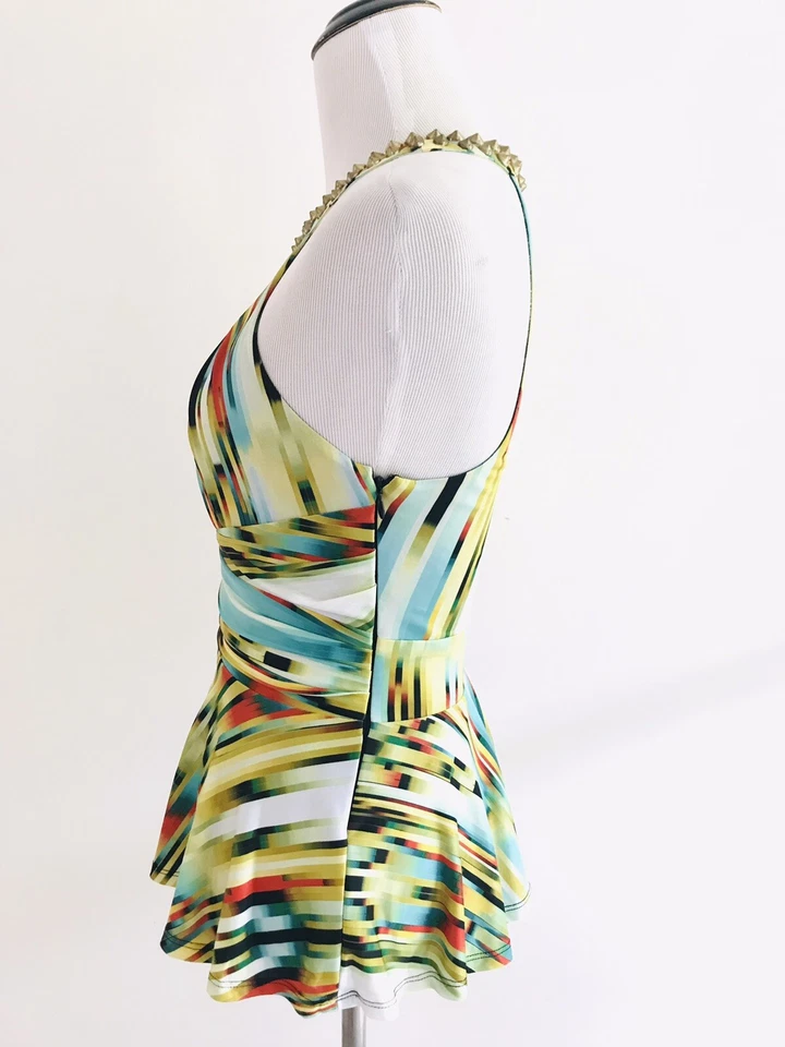 Top halter Bebe recortado para mujer XS verde con tachuelas sin mangas elástico Foto 4 de 4