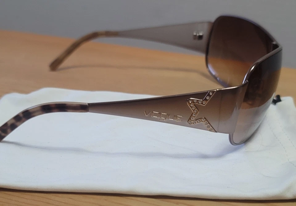 Óculos de sol feminino Vogue 3640-SB novo sem etiquetas - Imagem 3 de 4